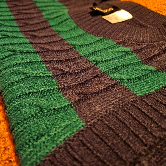 H&M Divded - NWOT Striped Sleeveless Crop Top - Picture 4 of 5